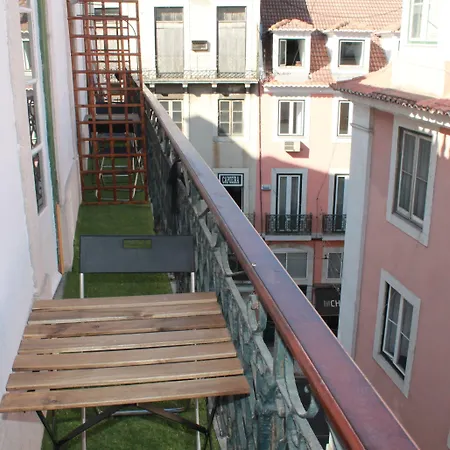 Hostel Surf In Chiado