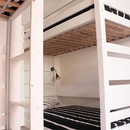 Surf In Chiado Hostal