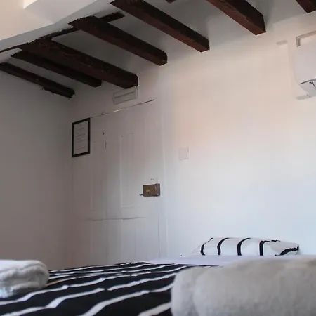 Surf In Chiado Albergue