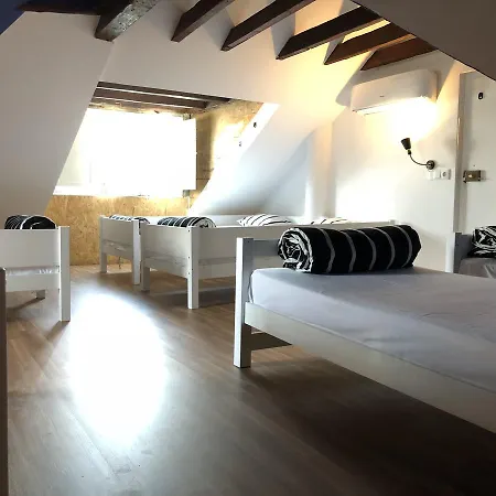 Surf In Chiado Albergue