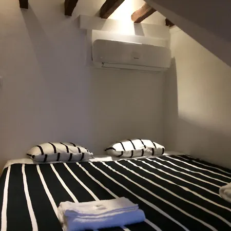 بيت شباب Surf In Chiado *